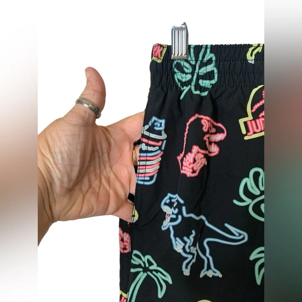 NWT‎ Chubbies Jurassic Park Shorts Size Small Drawstring Swimwear Multicolor